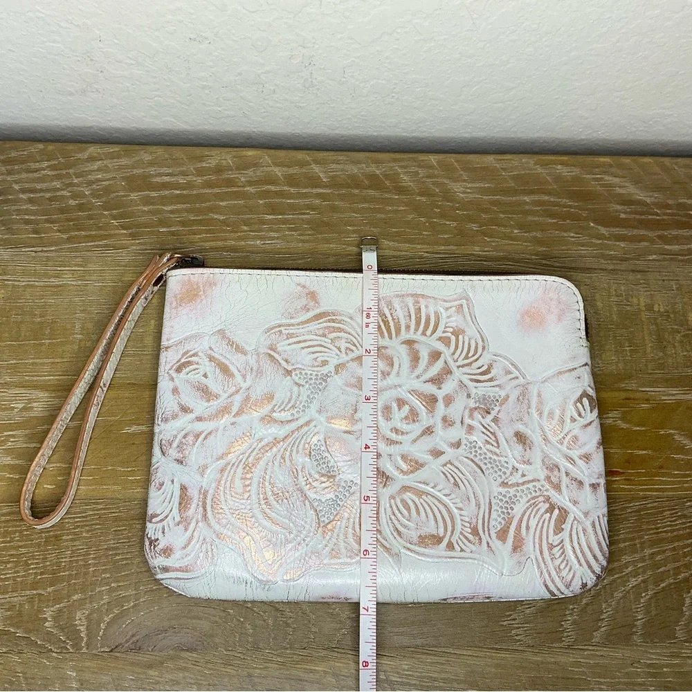 Patricia Nash Cassini White and Copper Wristlet with Metalic Rose Design